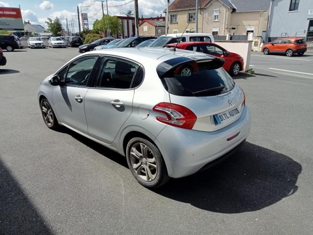 Peugeot 208 image 9