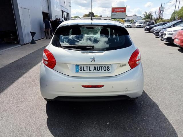Peugeot 208 image 7