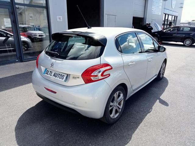 Peugeot 208 image 3