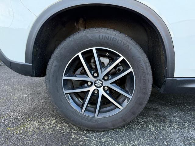 Suzuki Vitara image 2