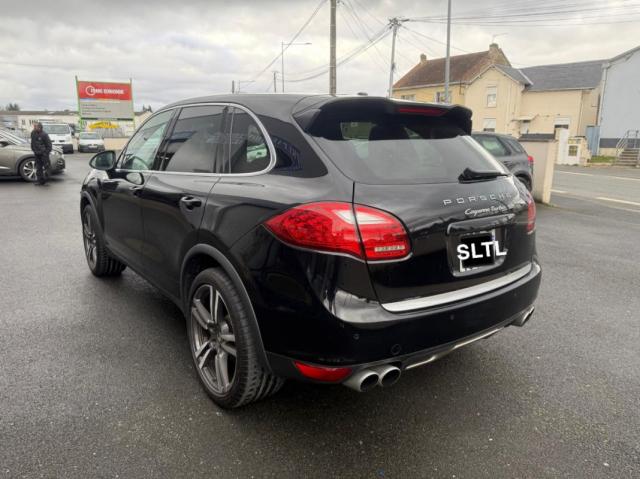 Porsche Cayenne image 2