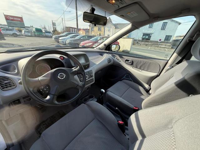 Nissan Almera image 3
