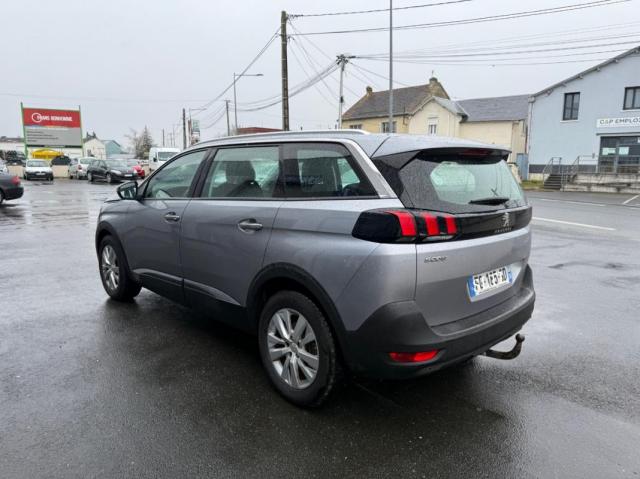 Peugeot 5008 image 9