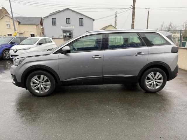 Peugeot 5008 image 6