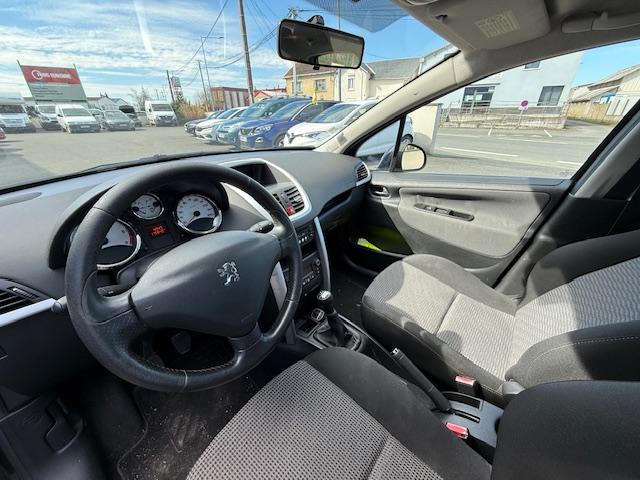 Peugeot 207 image 8