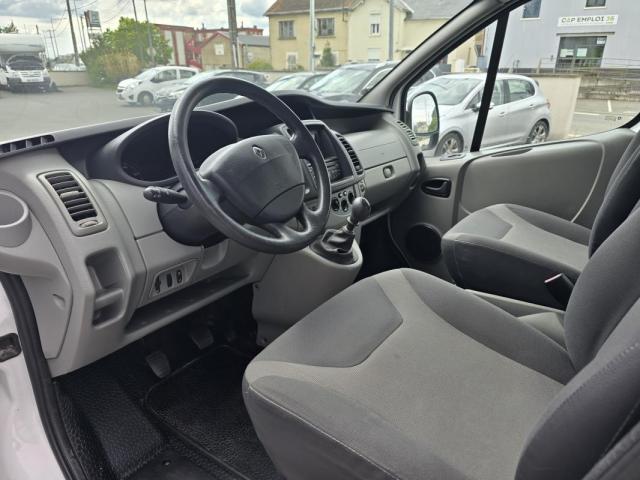 Renault Trafic image 2