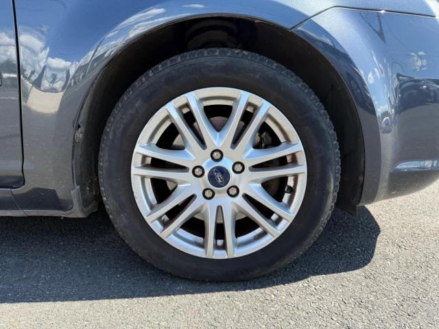 Ford C-Max image 7