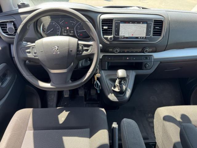 Peugeot Traveller image 3