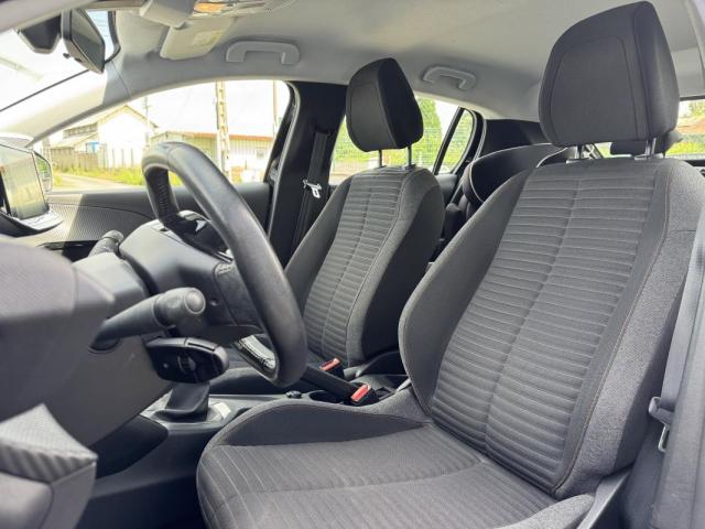 Peugeot 208 image 6