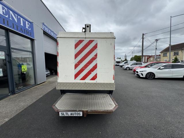 Nissan Interstar image 9