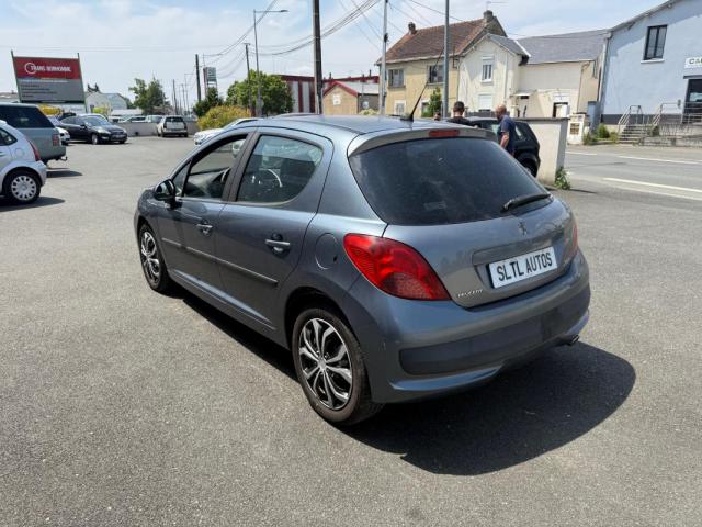 Peugeot 207 image 9