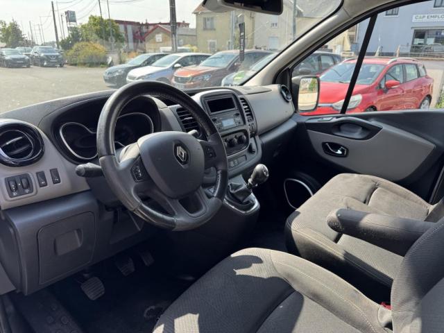 Renault Trafic image 2