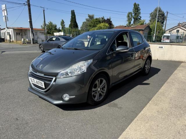 Peugeot 208 image 2