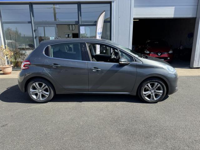 Peugeot 208 image 5