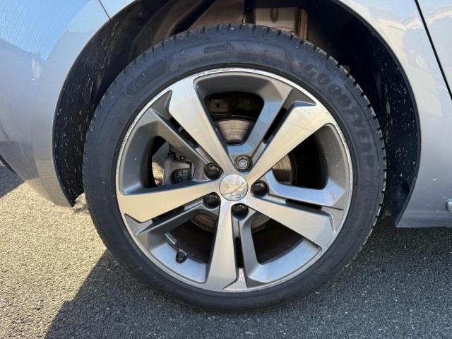 Peugeot 308 image 2