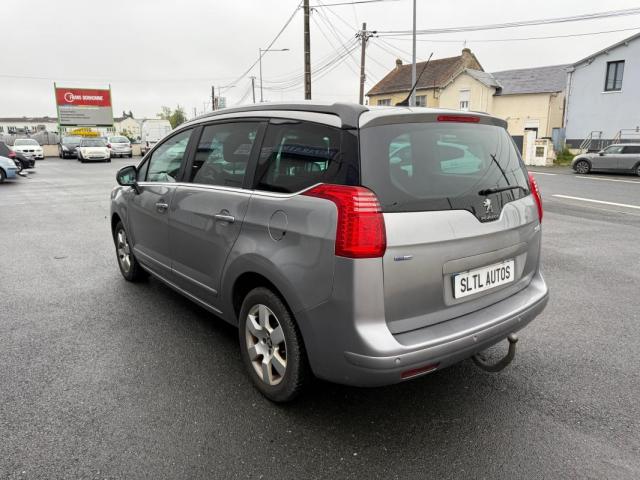 Peugeot 5008 image 9
