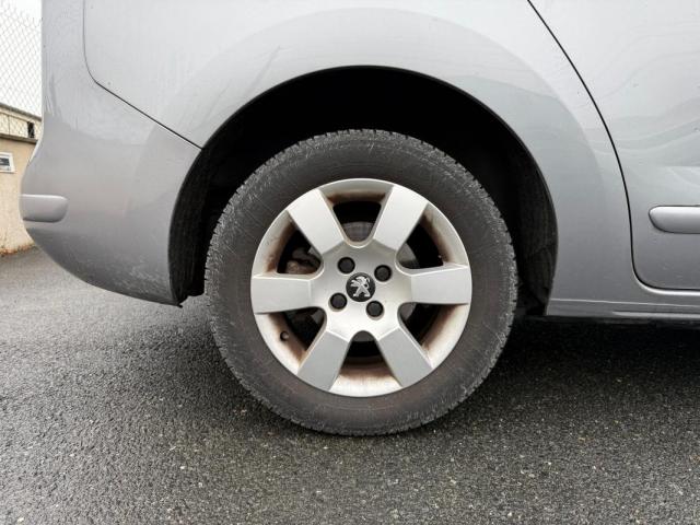 Peugeot 5008 image 4