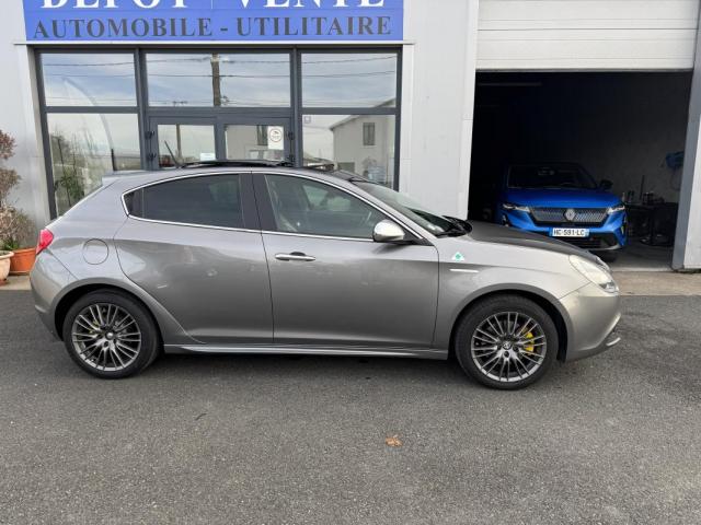 Alfa Romeo Giulietta image 8