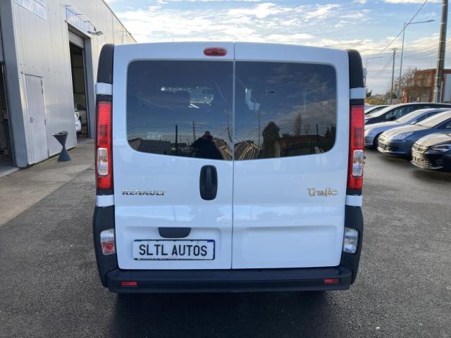 Renault Trafic image 2