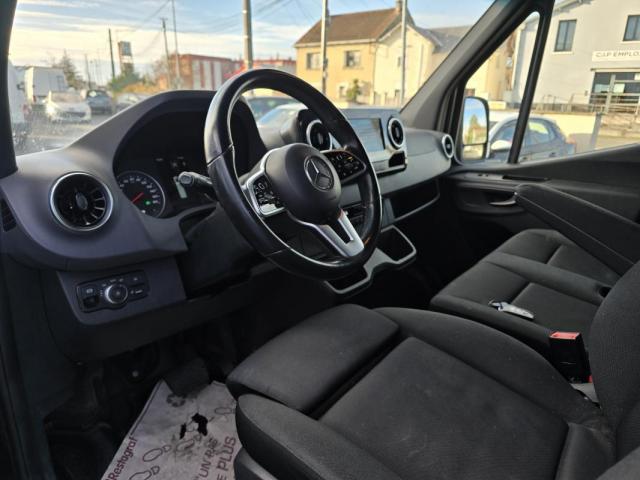 Mercedes Benz Sprinter image 2