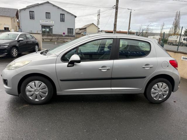 Peugeot 207 image 8
