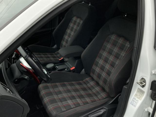 Volkswagen Golf image 2