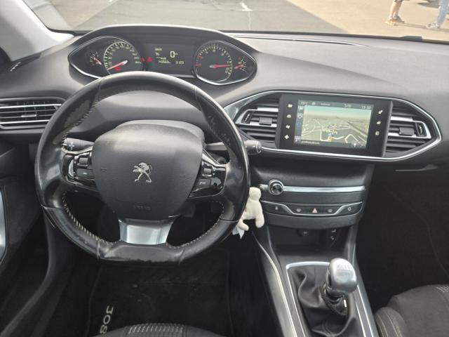 Peugeot 308 image 3