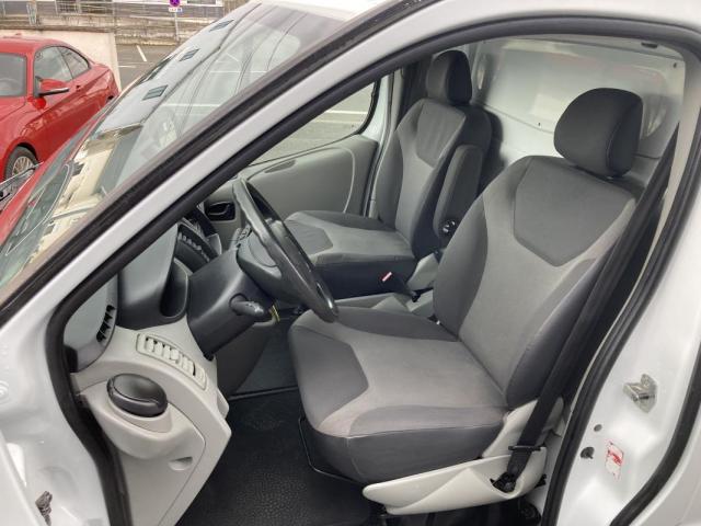 Renault Trafic image 8