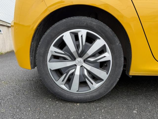 Peugeot 208 image 2