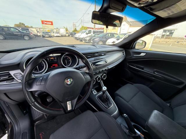Alfa Romeo Giulietta image 4