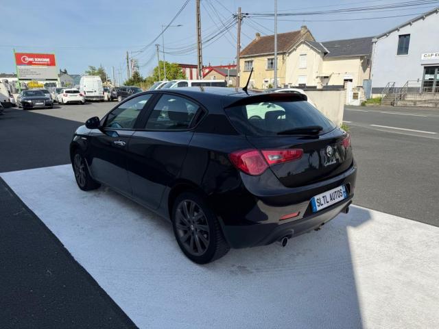 Alfa Romeo Giulietta image 8