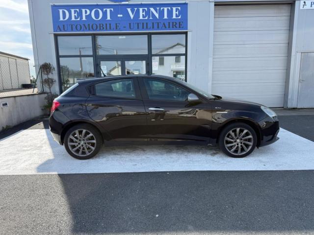 Alfa Romeo Giulietta image 9