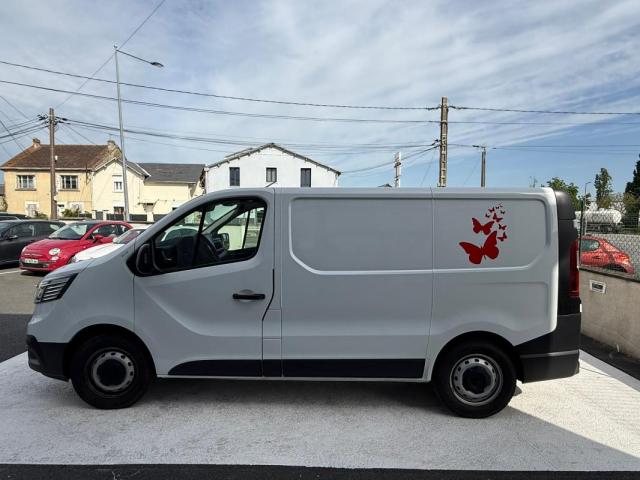 Renault Trafic image 2