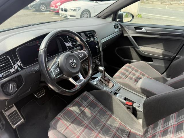 Volkswagen Golf image 9