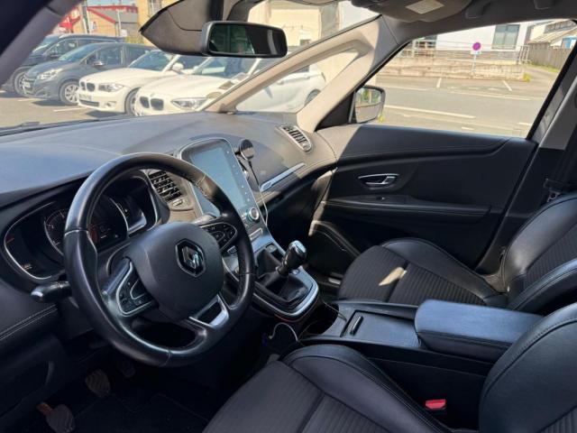 Renault Grand Scénic image 2