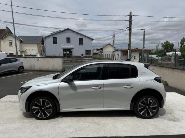 Peugeot 208 image 9