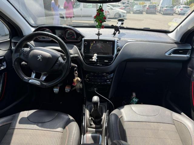 Peugeot 2008 image 2