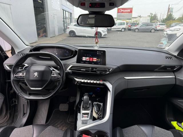 Peugeot 5008 image 1