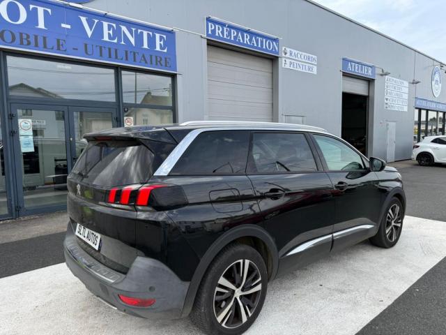 Peugeot 5008 image 2