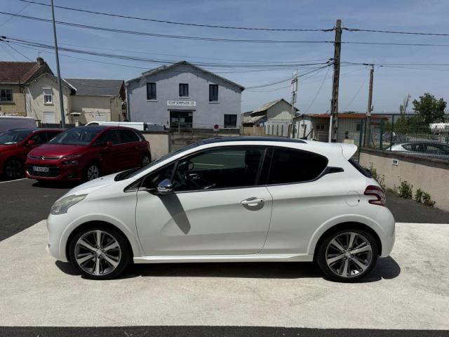 Peugeot 208 image 5