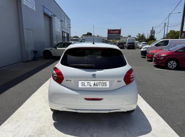 Peugeot 208 image 9