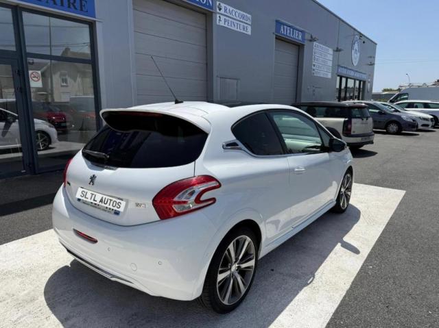 Peugeot 208 image 8