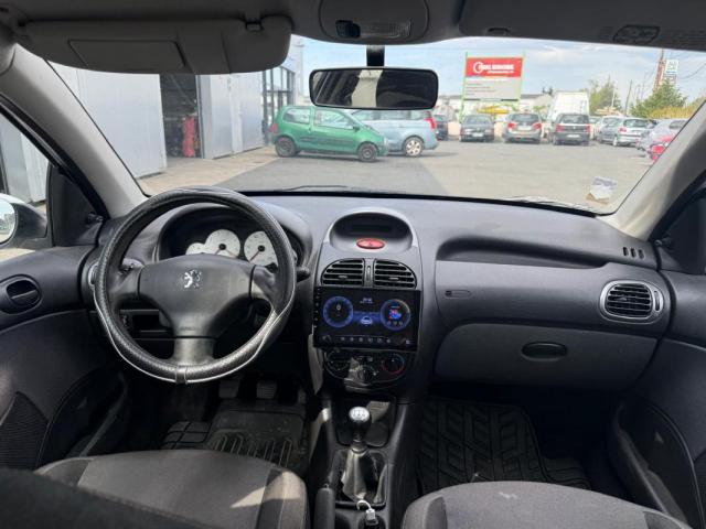 Peugeot 206 image 1