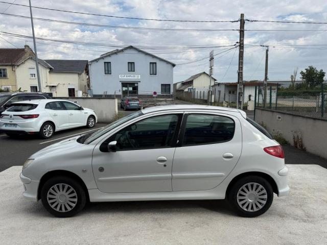 Peugeot 206 image 6
