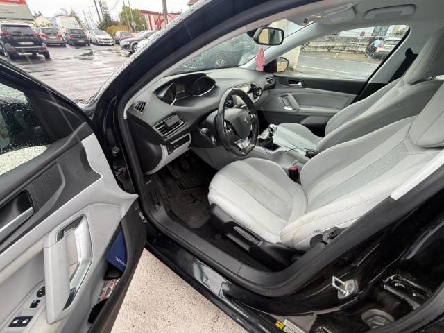 Peugeot 308 image 2
