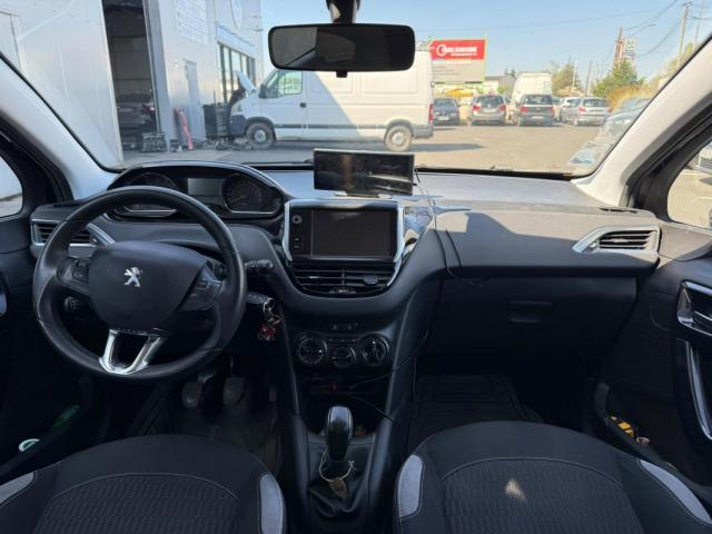 Peugeot 208 image 7