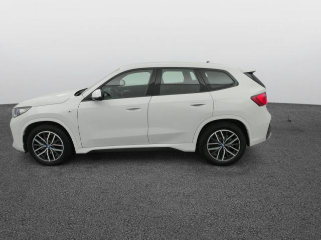 Bmw Ix1 image 9