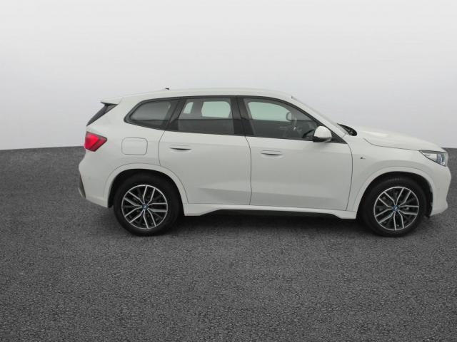 Bmw Ix1 image 4