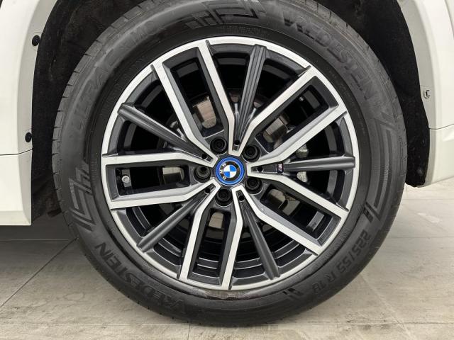 Bmw Ix1 image 5