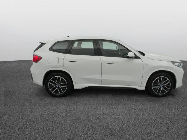 Bmw Ix1 image 9